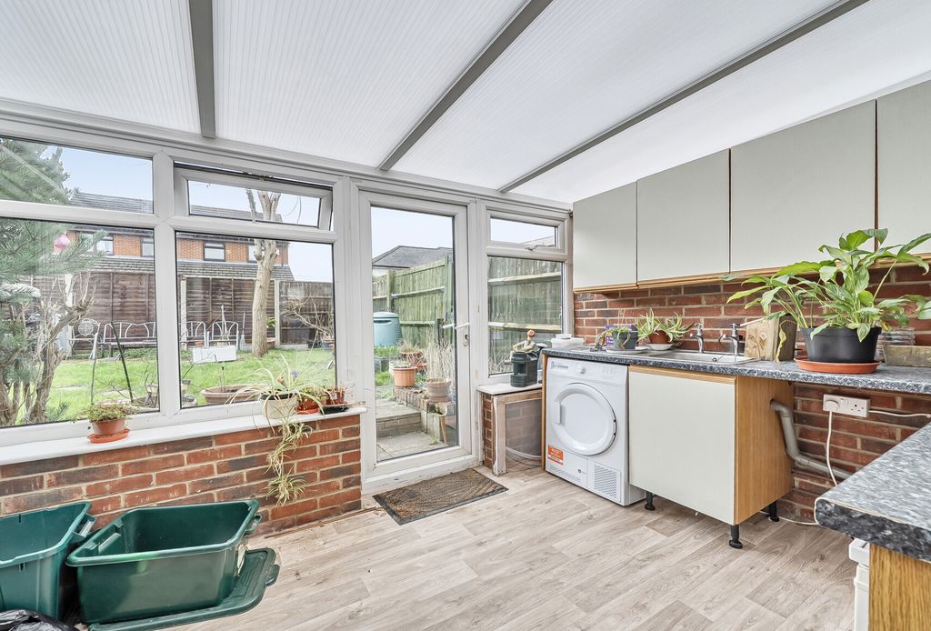 Property photo 3 of 22 1409330-10-698De2...