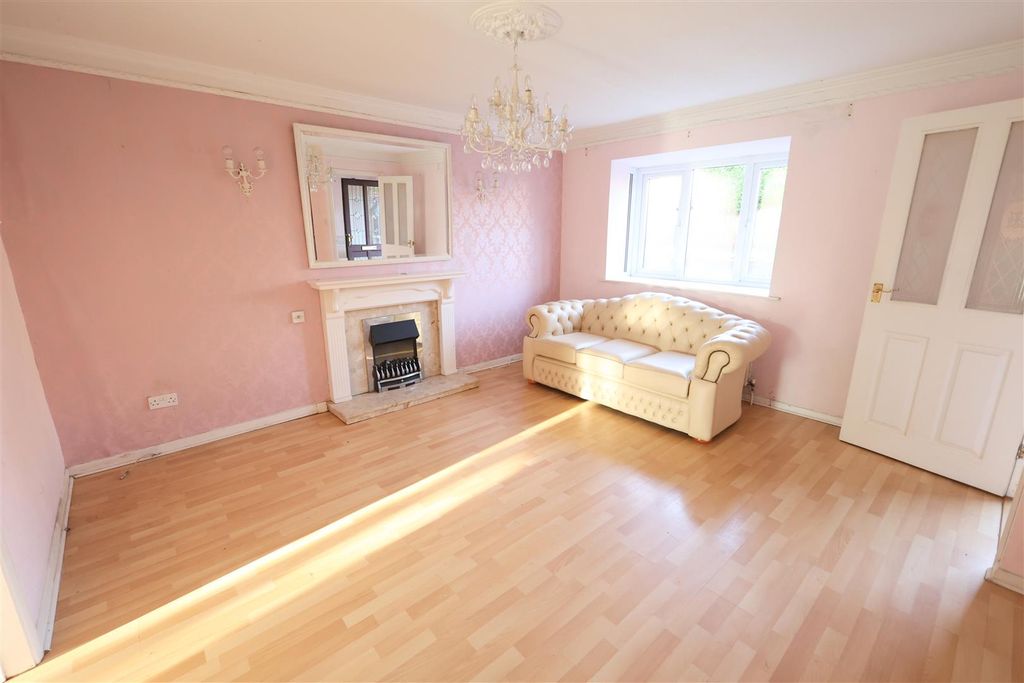 Property photo 2 of 16 Srii.Jpg