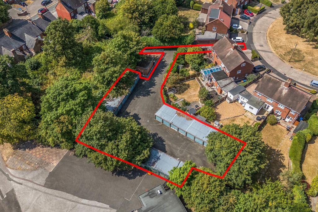 Property photo 1 of 20 Beech Gardens Garage Site, Beech Gardens Lichfield