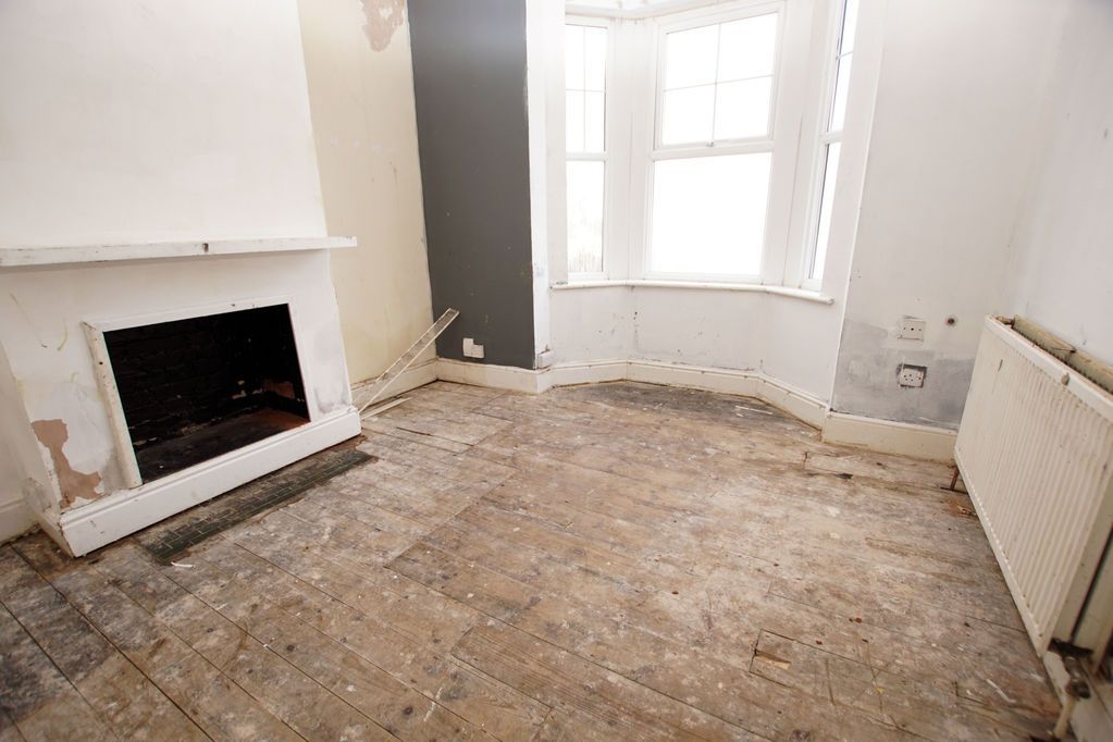 Property photo 2 of 18 Lounge