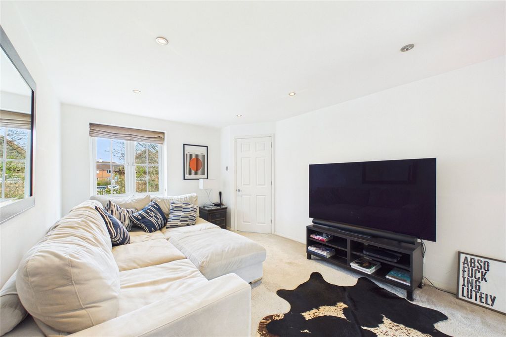 Property photo 2 of 12 Picture No. 30