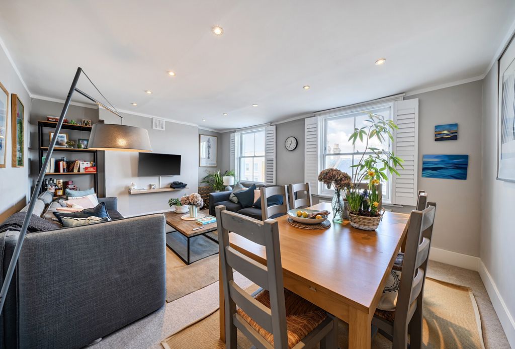 Property photo 2 of 12 1419082-13-699Da5...