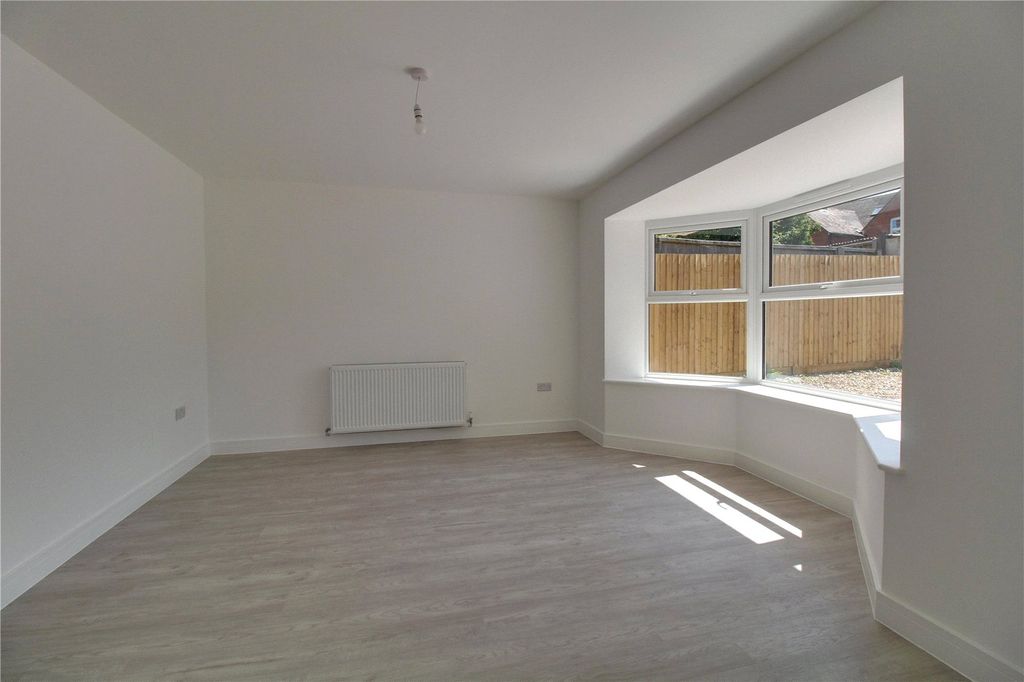 Property photo 3 of 12 Picture No. 15