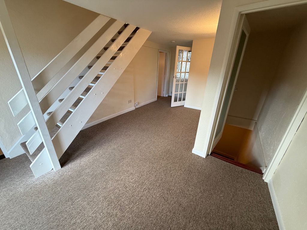 Property photo 2 of 11 Dining Room