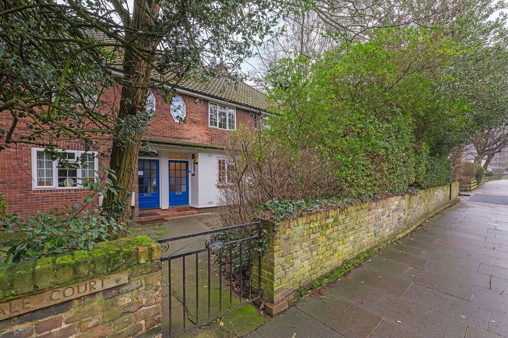 Property photo 2 of 33