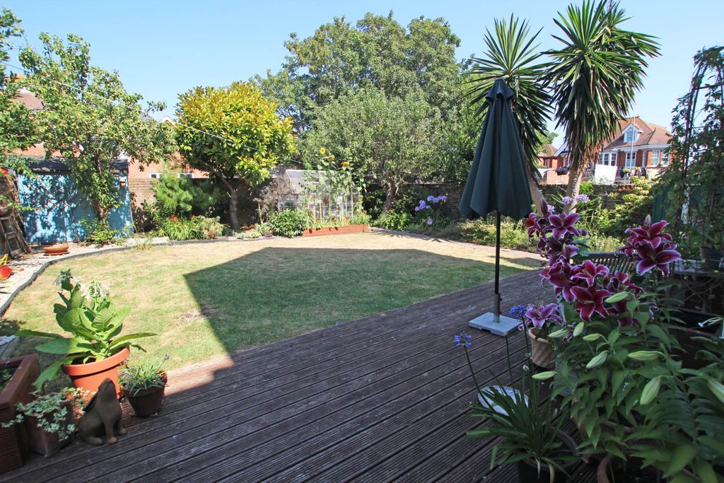 Property photo 2 of 30