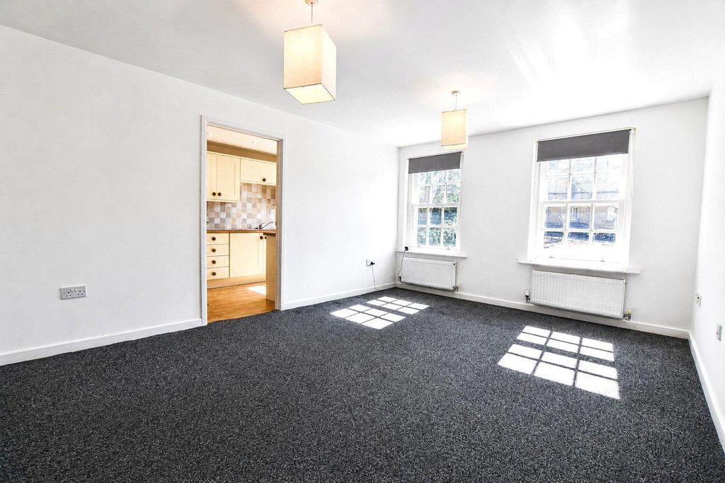 Property photo 2 of 12 Lounge Thc.Jpg