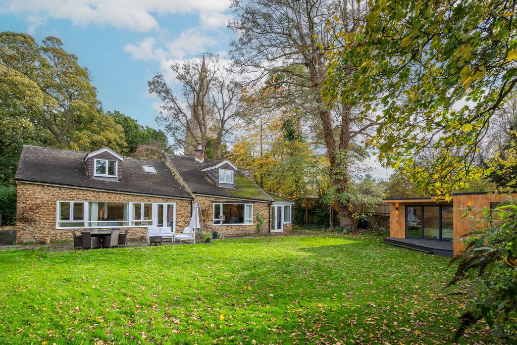 Property photo 1 of 33