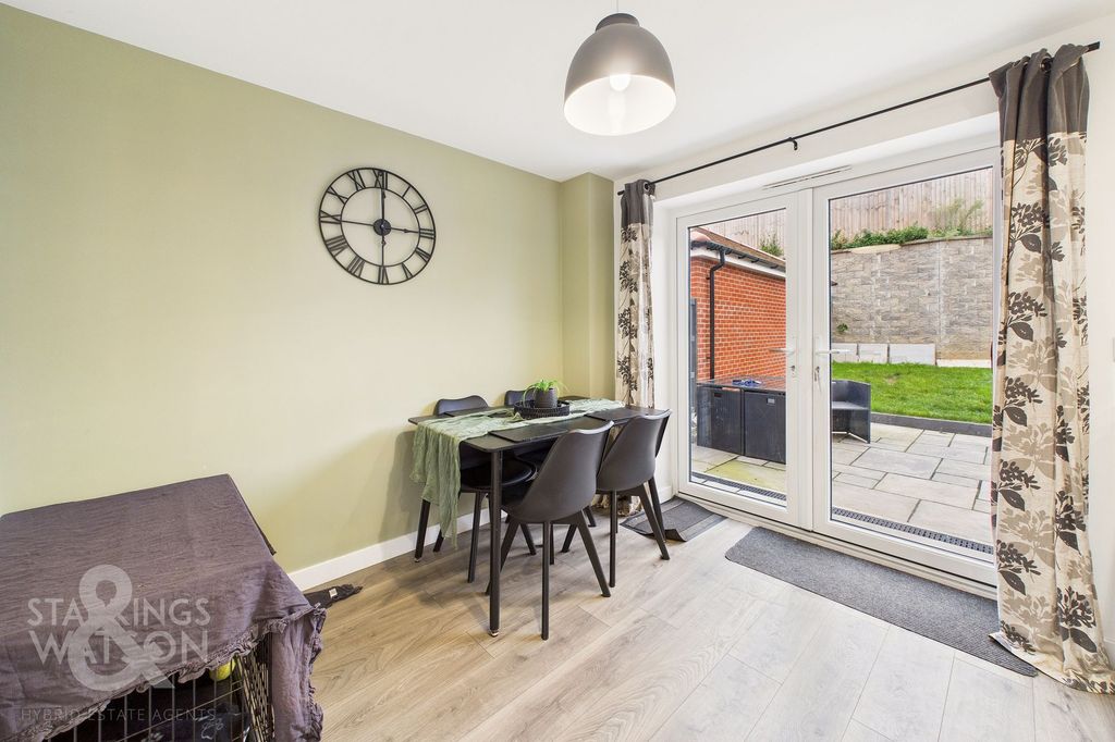 Property photo 3 of 31