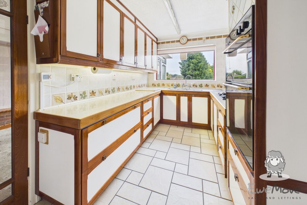 Property photo 3 of 17 7