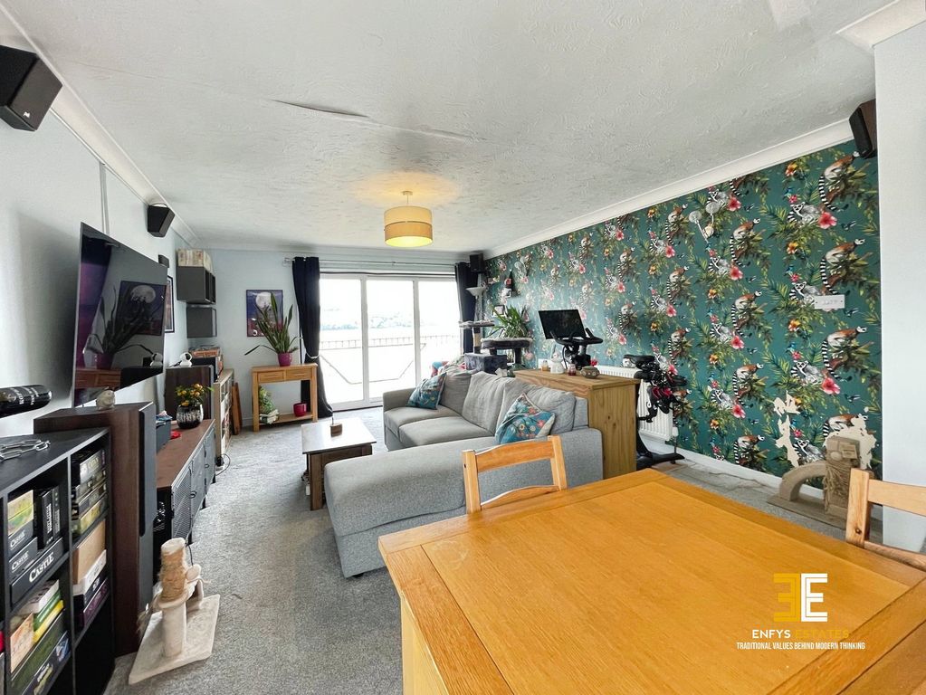 Property photo 3 of 22