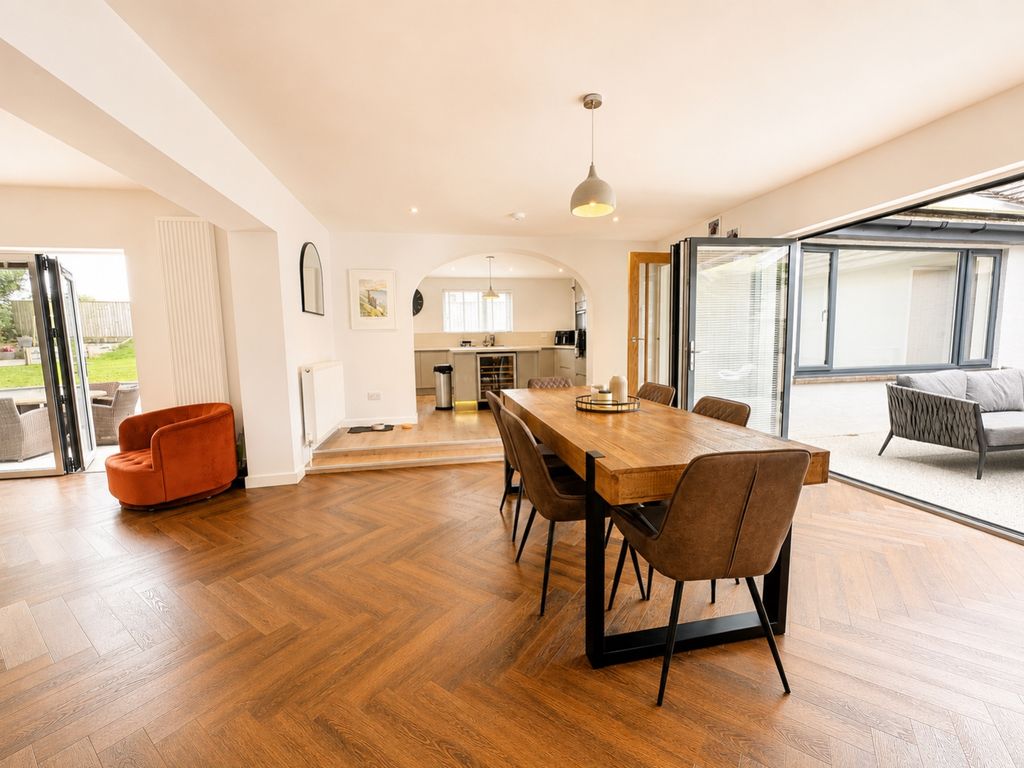 Property photo 3 of 15 0878336A-B122-4A32-A12A-A0671Fa6A607