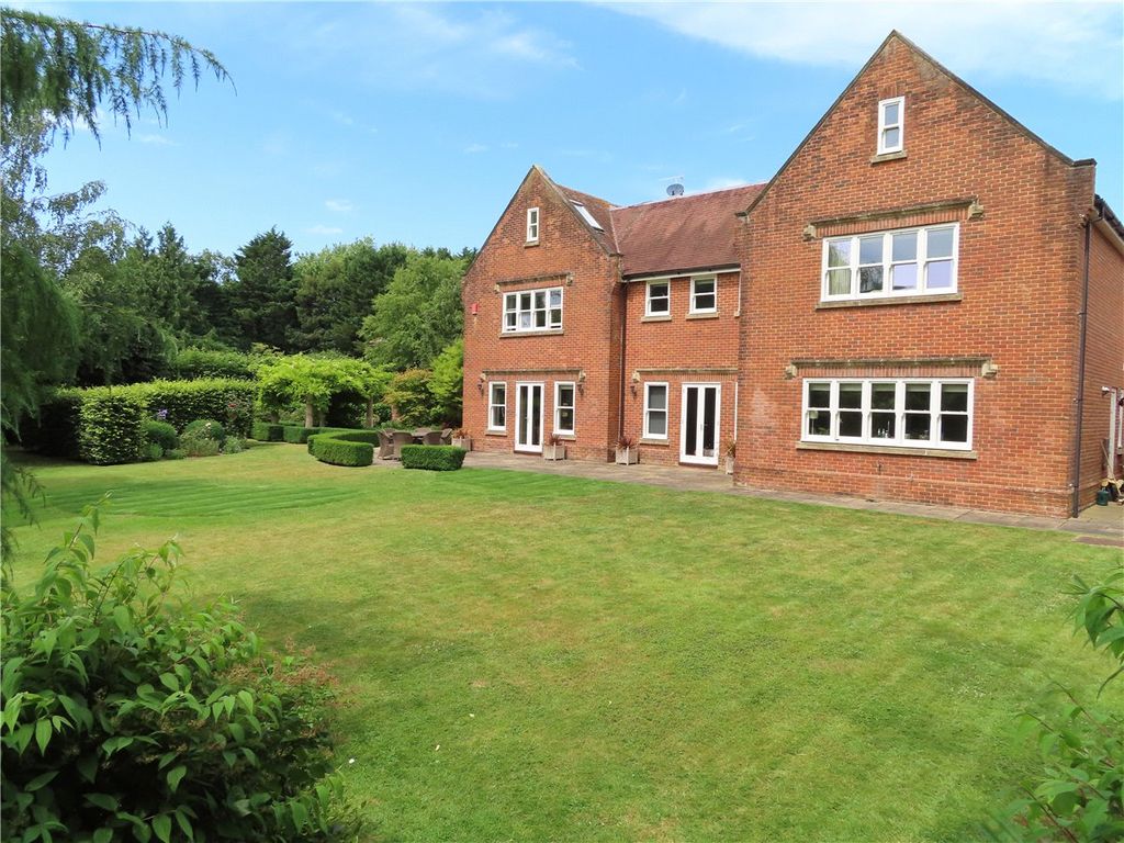 Property photo 1 of 39 Picture No. 52