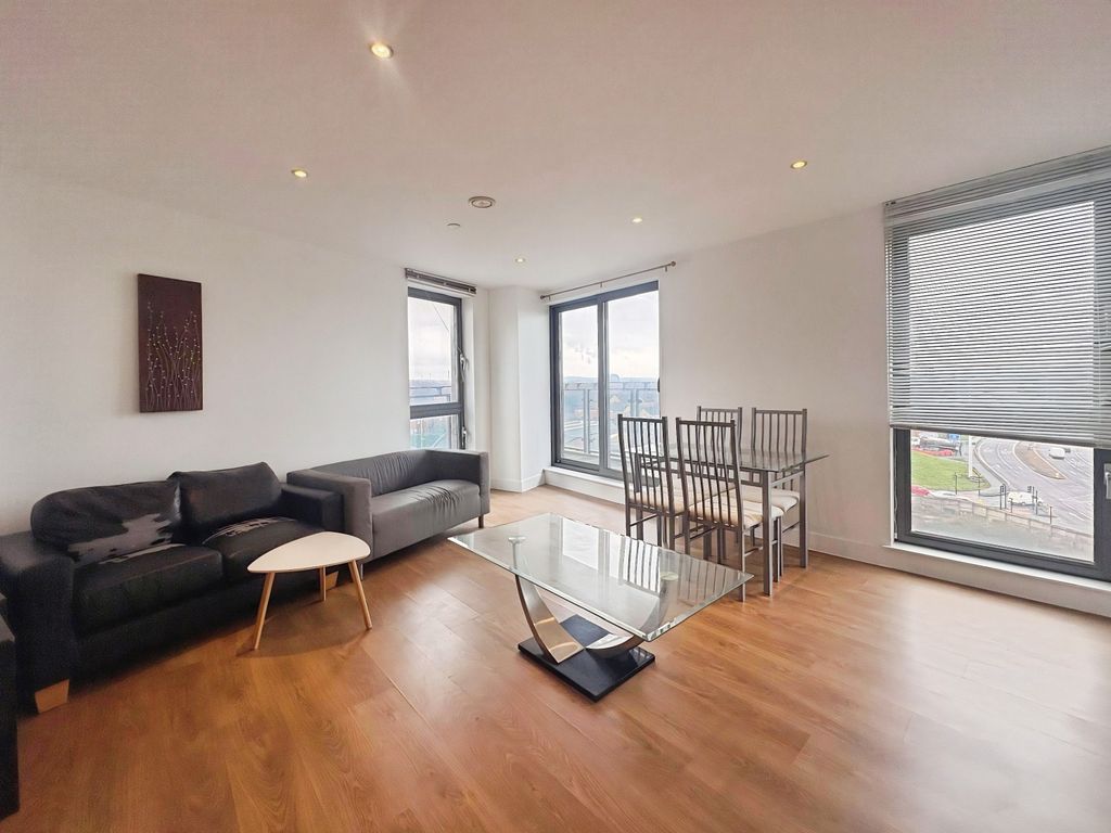 Property photo 2 of 8