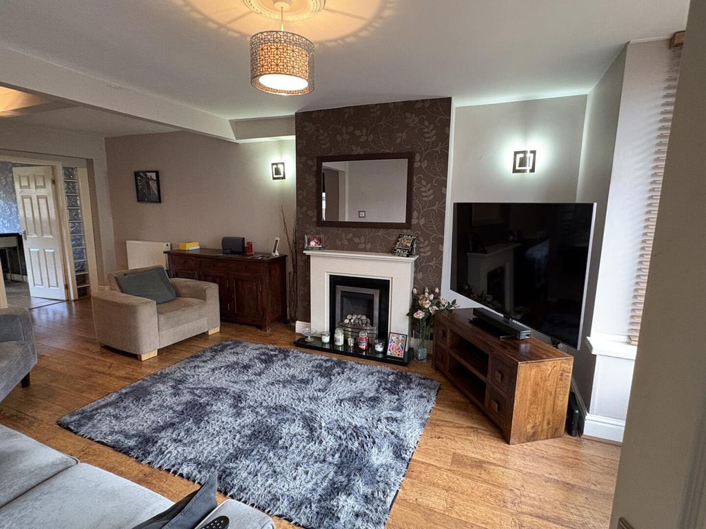 Property photo 2 of 16 Living Room