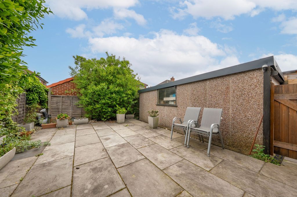Property photo 3 of 15