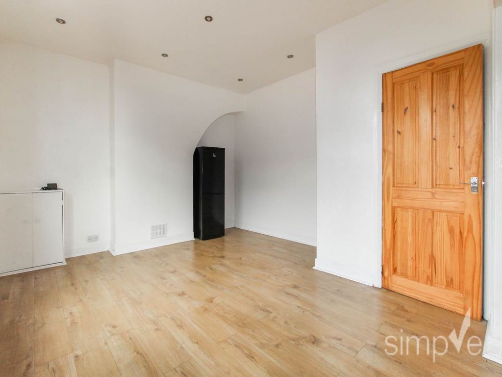 Property photo 3 of 10 Img_3328
