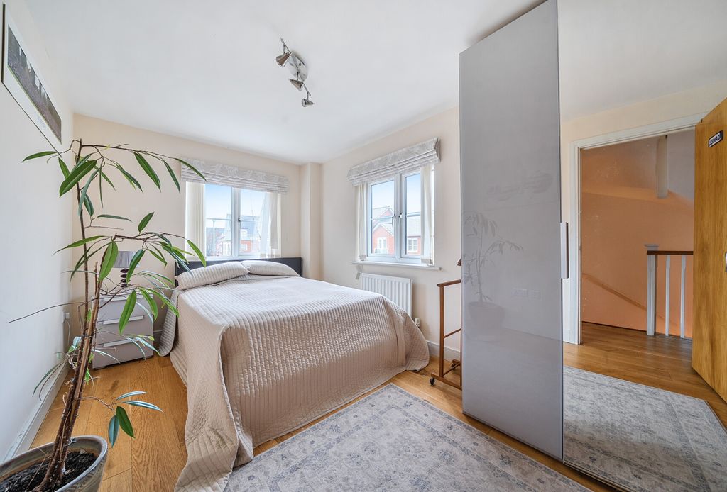 Property photo 3 of 20 1402826-12-69735d...