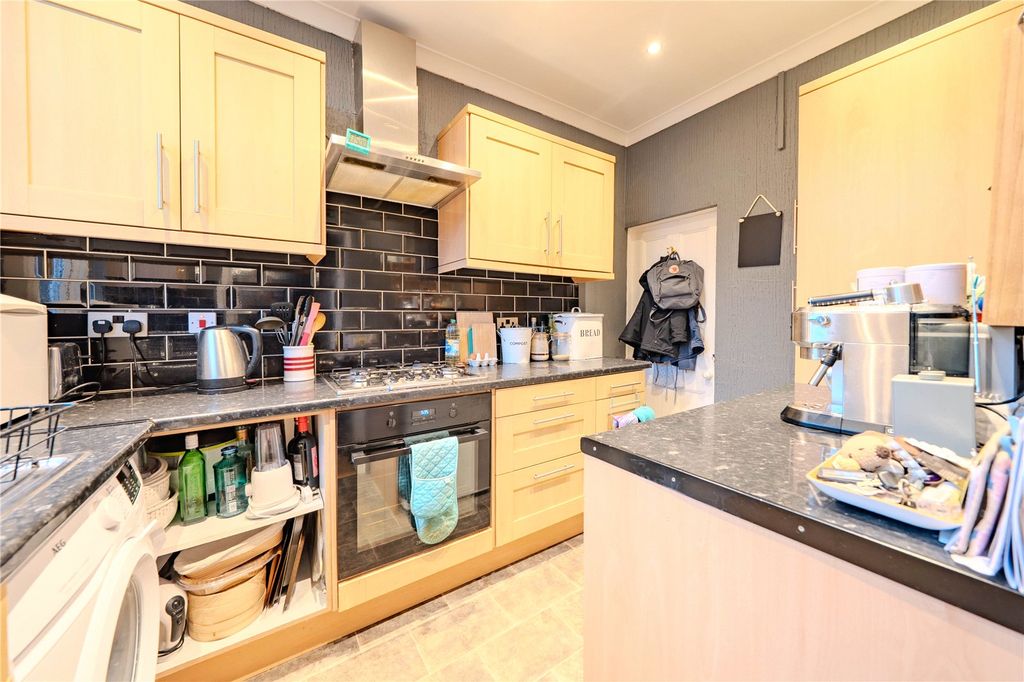 Property photo 3 of 19 Picture No. 01