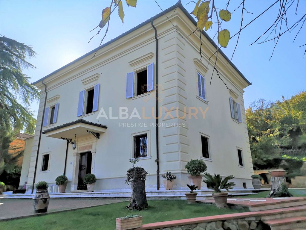 Property photo 1 of 31