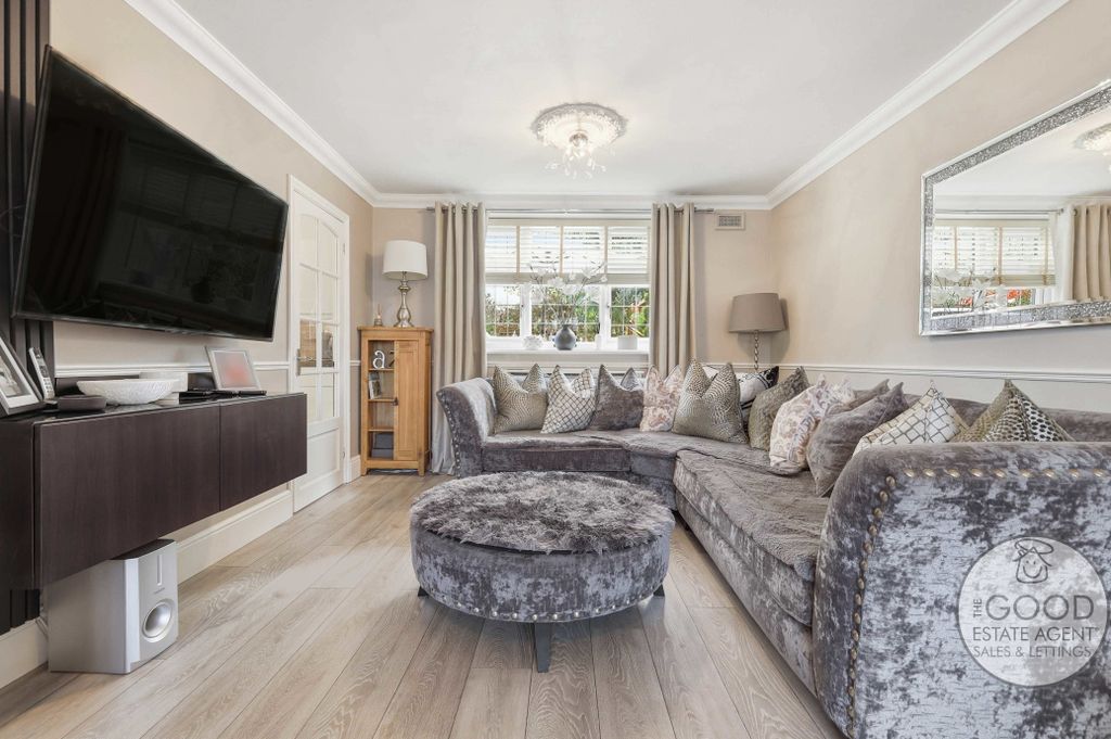 Property photo 2 of 24