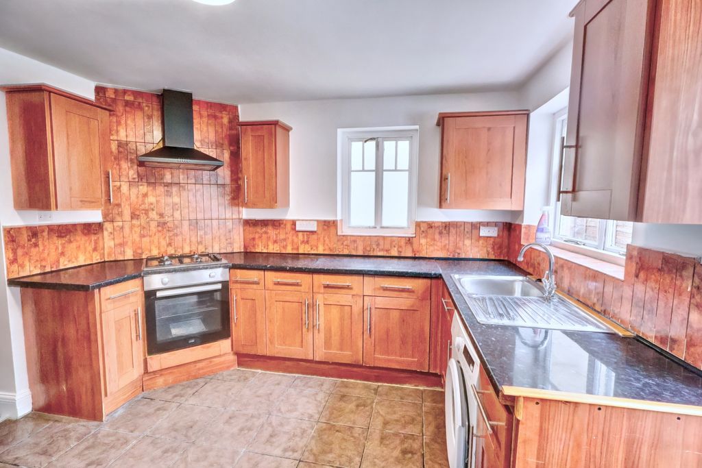 Property photo 2 of 13 Picture No. 02