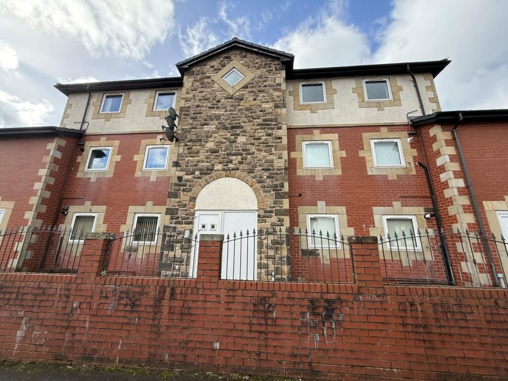 Property photo 1 of 8