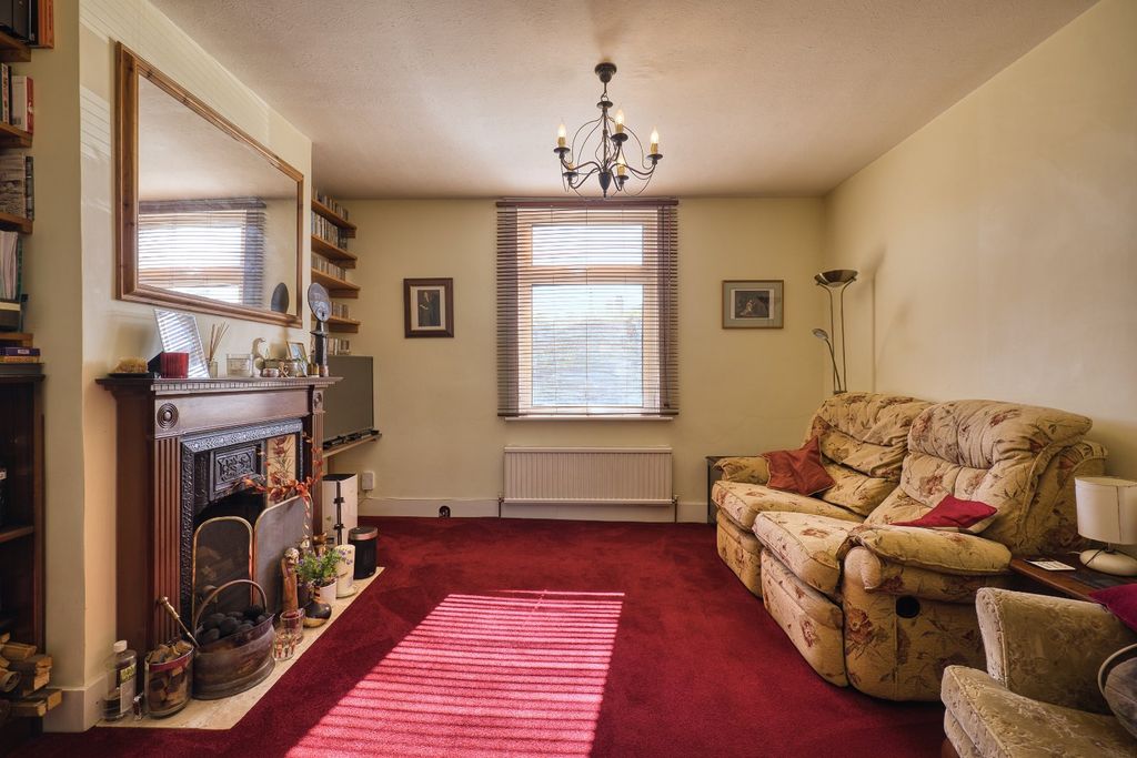 Property photo 3 of 11 Picture 3