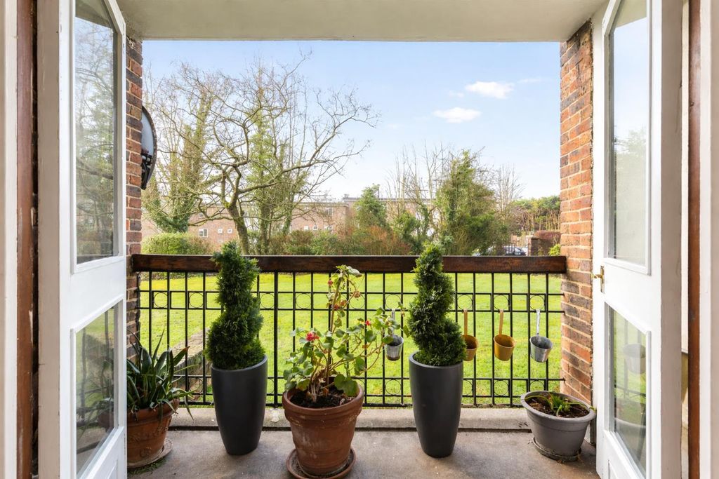 Property photo 2 of 12 Garden View .Png