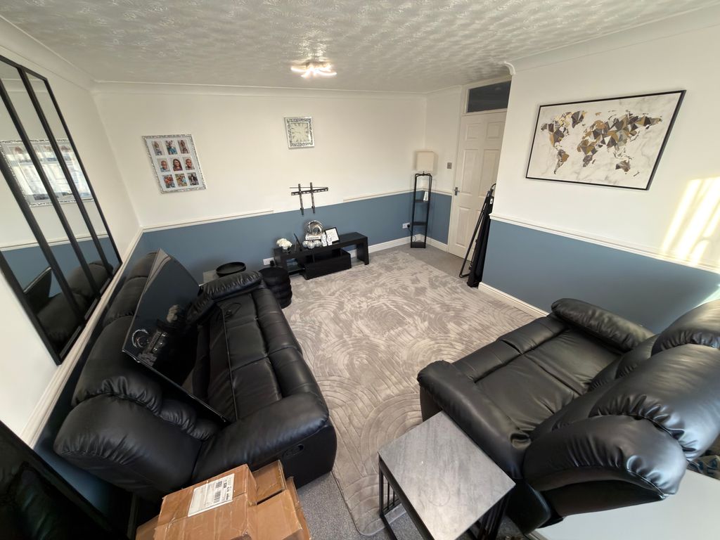 Property photo 3 of 11 Image