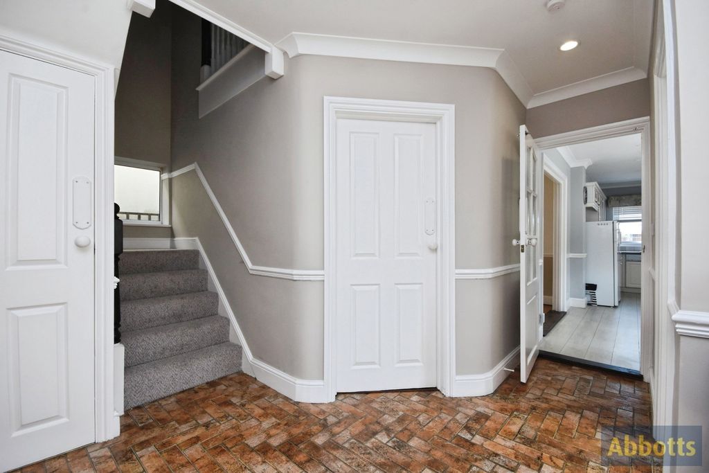 Property photo 3 of 26 Pbox-Img.Jpg