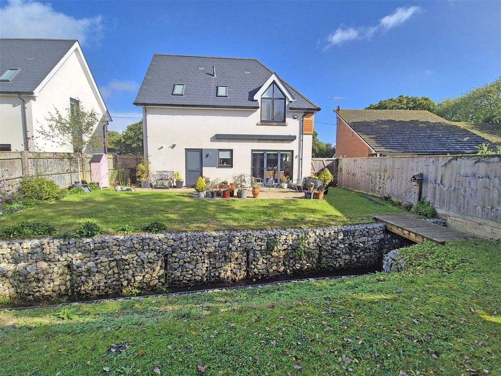 Property photo 2 of 15 Picture No. 22