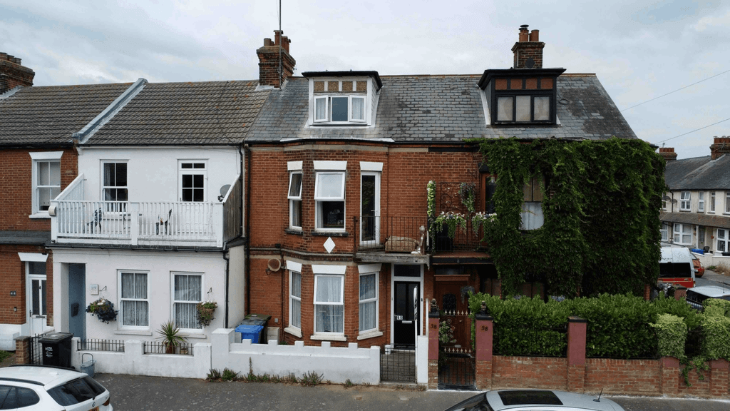 Property photo 1 of 16 3 Bedroom Maisonette For Sale - Felixstowe - Wainwrights