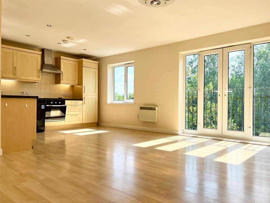 Property photo 3 of 8 A328Bd00-9Cdb-4842-Ae4d-80E62Ea7Af97.Jpg