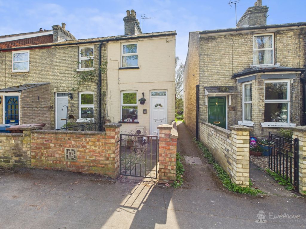 Property photo 1 of 20 Front Of House- Mark Stephens Ewemove Newmarket An