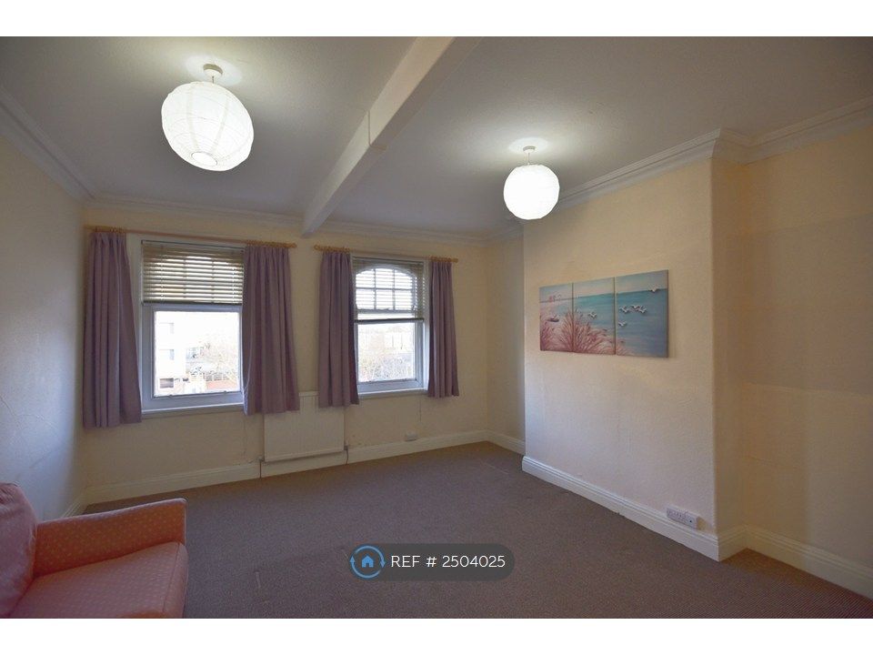 Property photo 3 of 10 Living Room