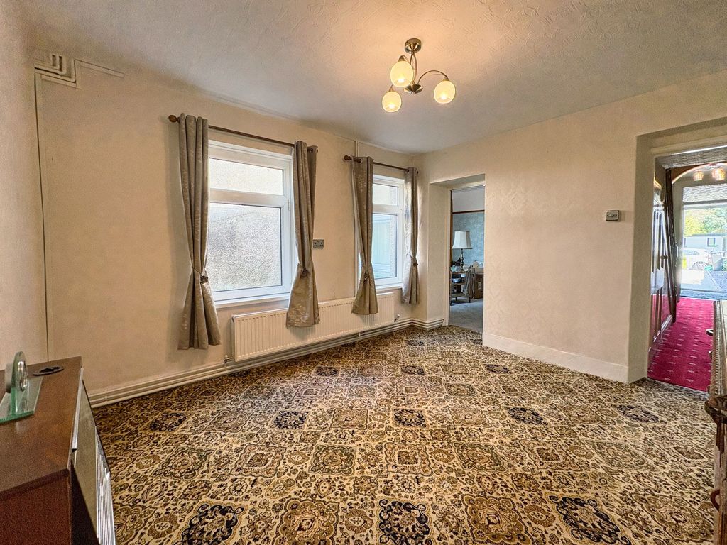 Property photo 3 of 23
