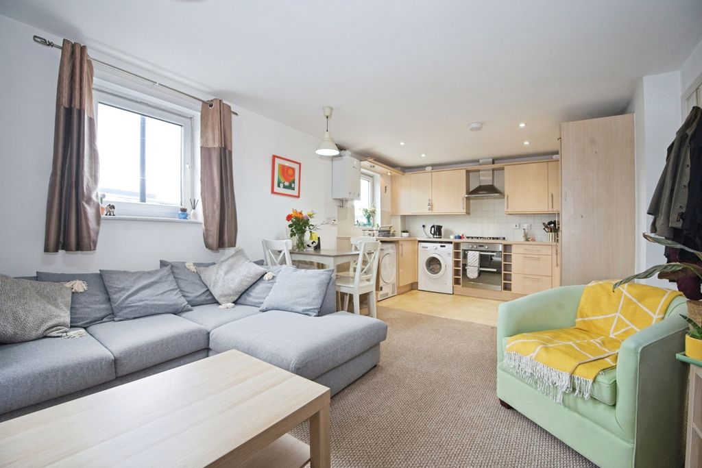 Property photo 1 of 15 Living/Kitchen Area