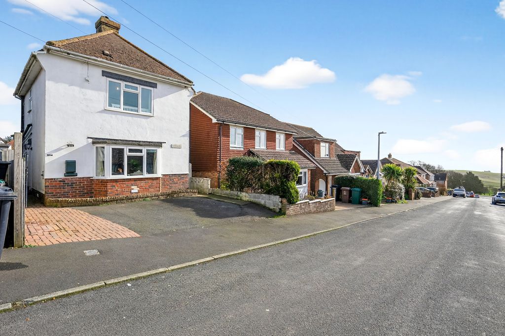 Property photo 2 of 21