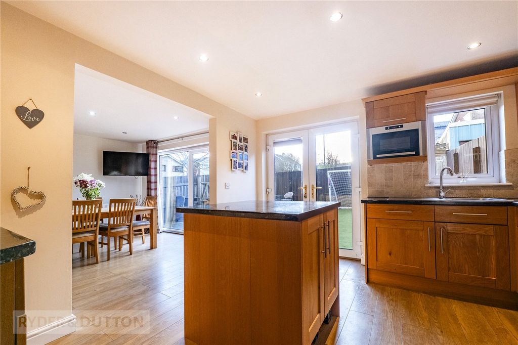 Property photo 2 of 28 Kitchen