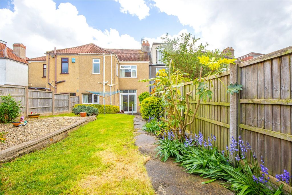 Property photo 2 of 17 Picture No. 03