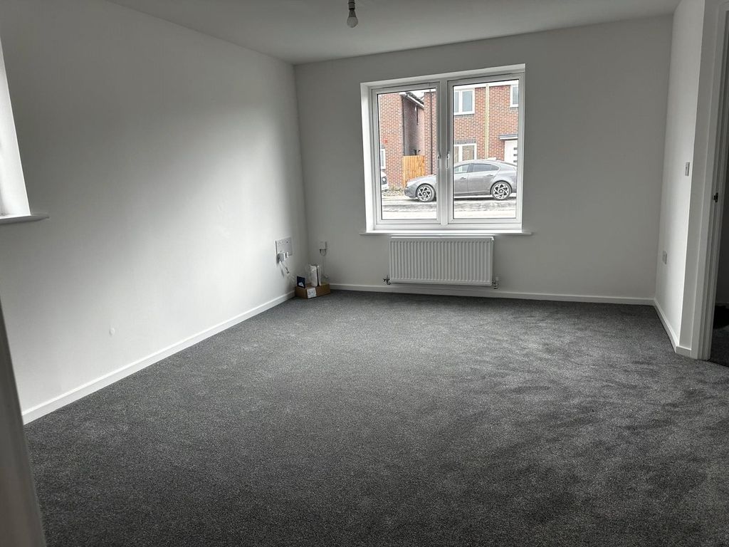 Property photo 3 of 10 Picture No. 04