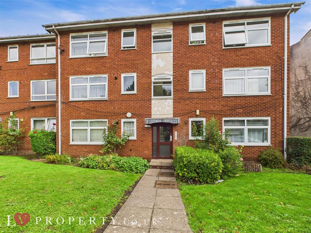 Property photo 1 of 14 Cam05016G0-Pr0117-Still014.Jpg