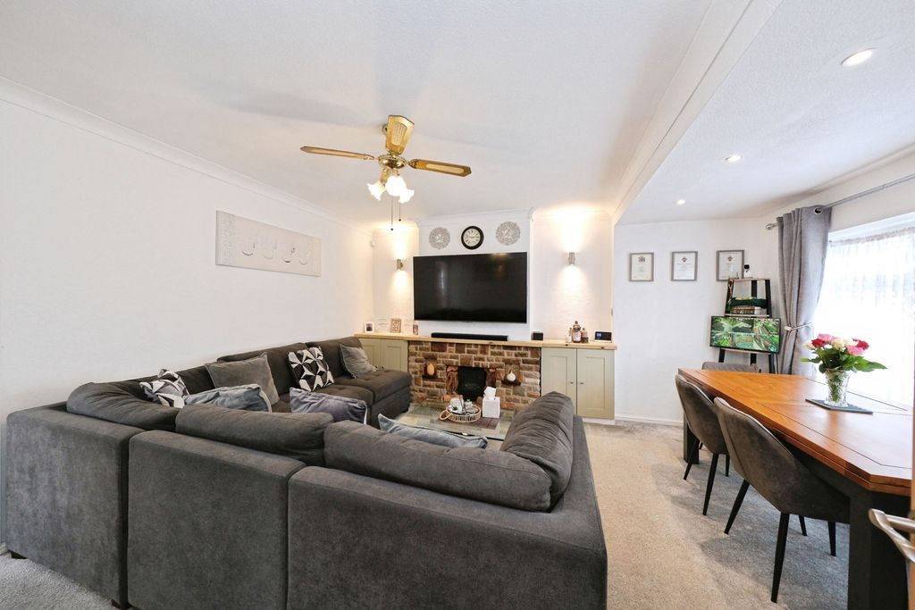 Property photo 2 of 21 Pbox-Img.Jpg