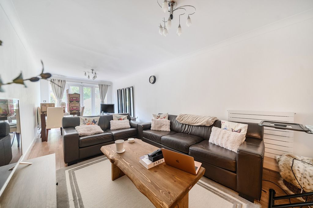 Property photo 2 of 12 1313050-1-6853Fc3...