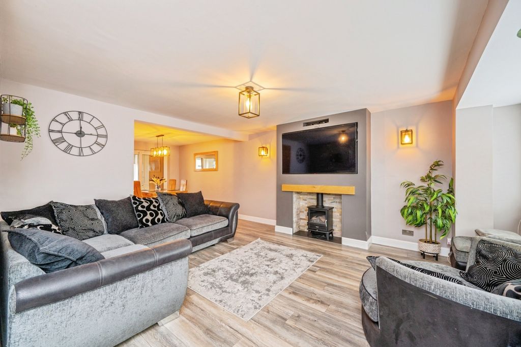 Property photo 2 of 24 Pbox-Img.Jpg