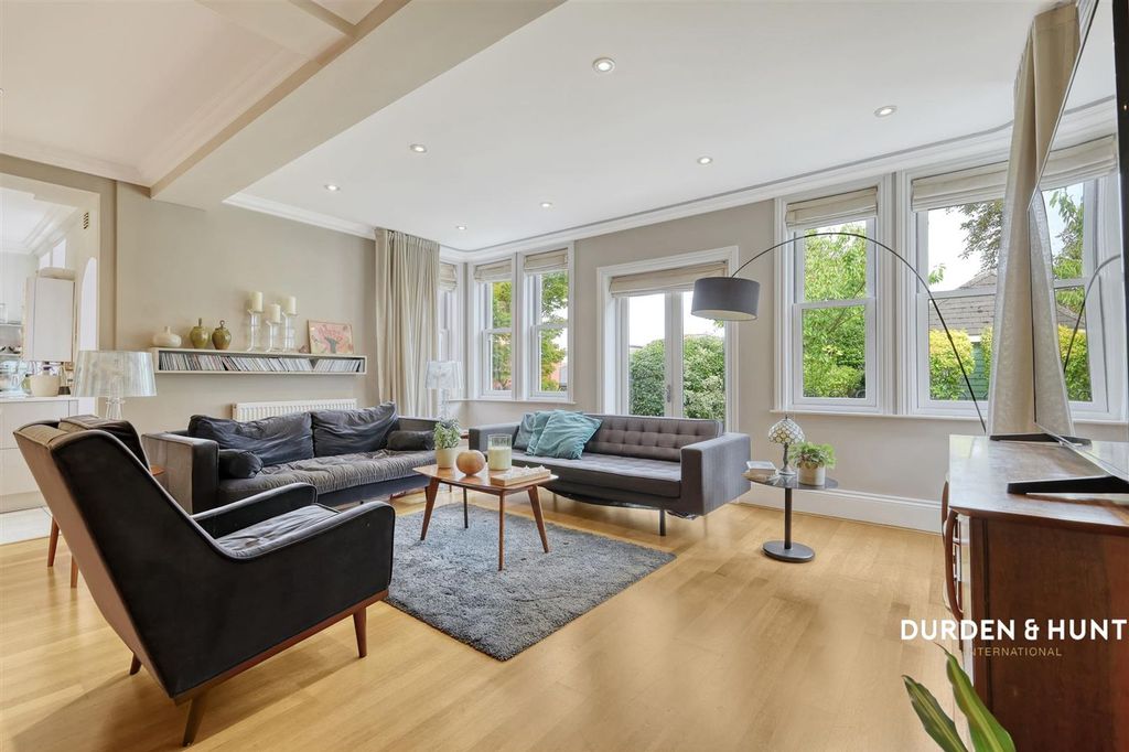 Property photo 2 of 24 Hillsleigh