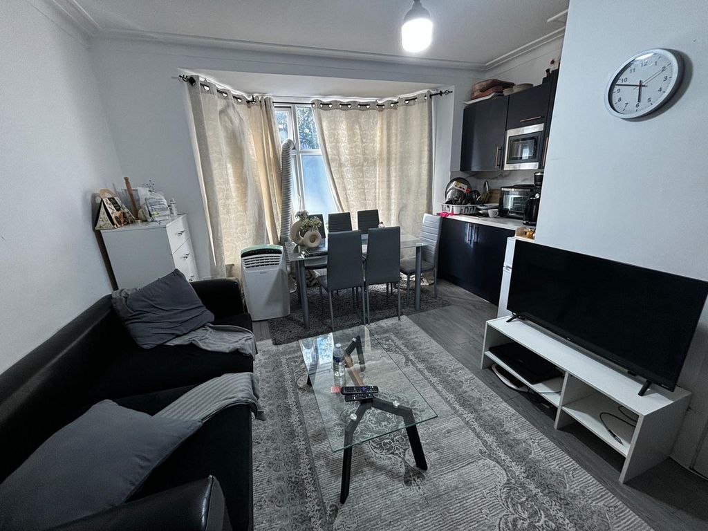 Property photo 1 of 4