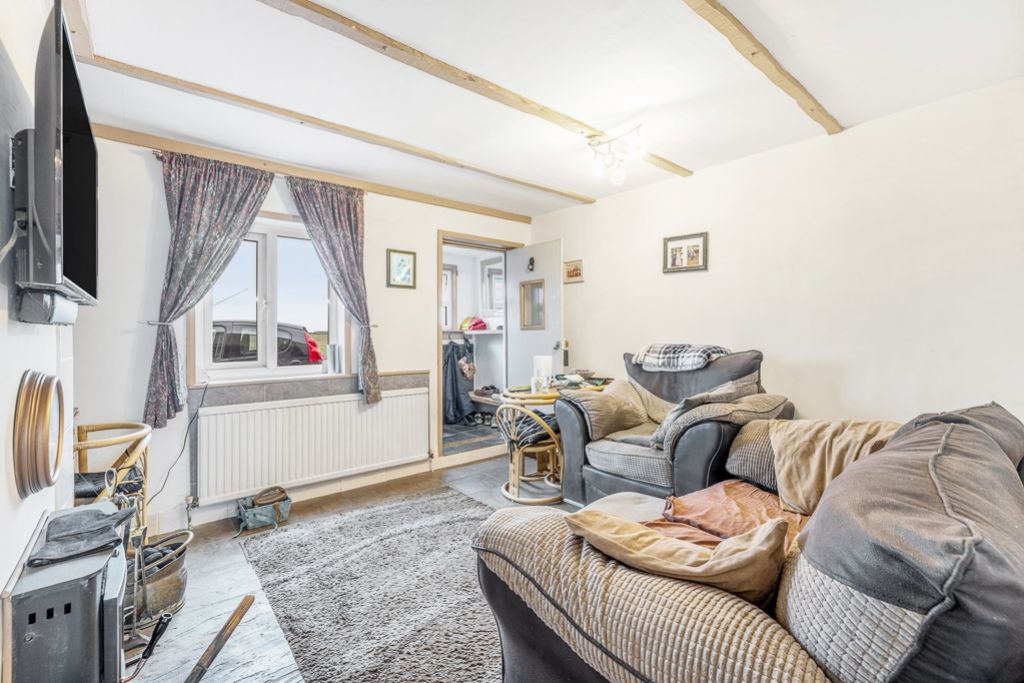 Property photo 2 of 15 7 Coastguard Cottage (Moulton Marsh)-8