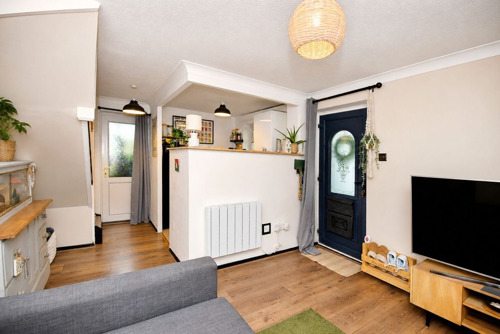 Property photo 2 of 19